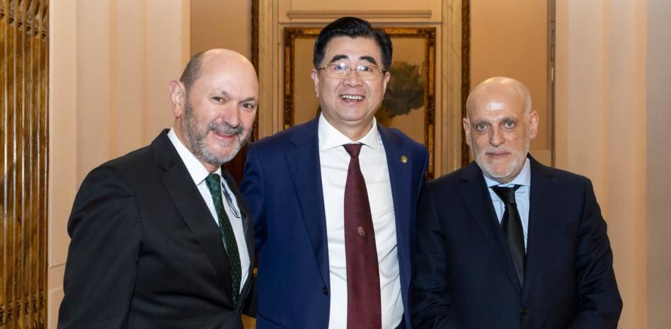 世界杯手机直播平台-记者:中国足协与西甲合作为3年,将派中国教练赴西甲培训